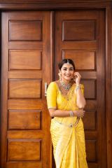 Pooja Hegde glamours look