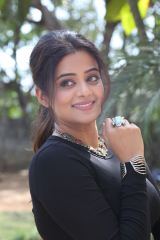 Priyamani graceful look