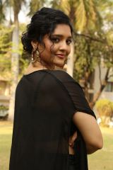  Ritika Singh gorgeous look