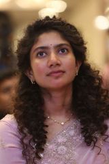  Sai Pallavi traditional saree look