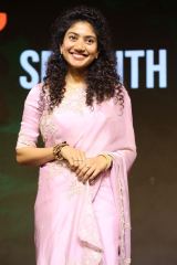  Sai Pallavi stylish saree photo