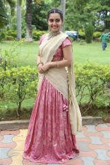 Soniya Singh stunning half saree look