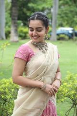 Soniya Singh half saree style