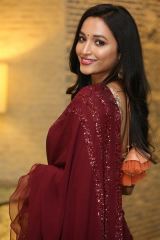  Srinidhi Shetty stunning look